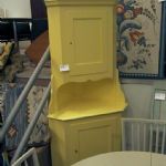 205 1291 CORNER CUPBOARD